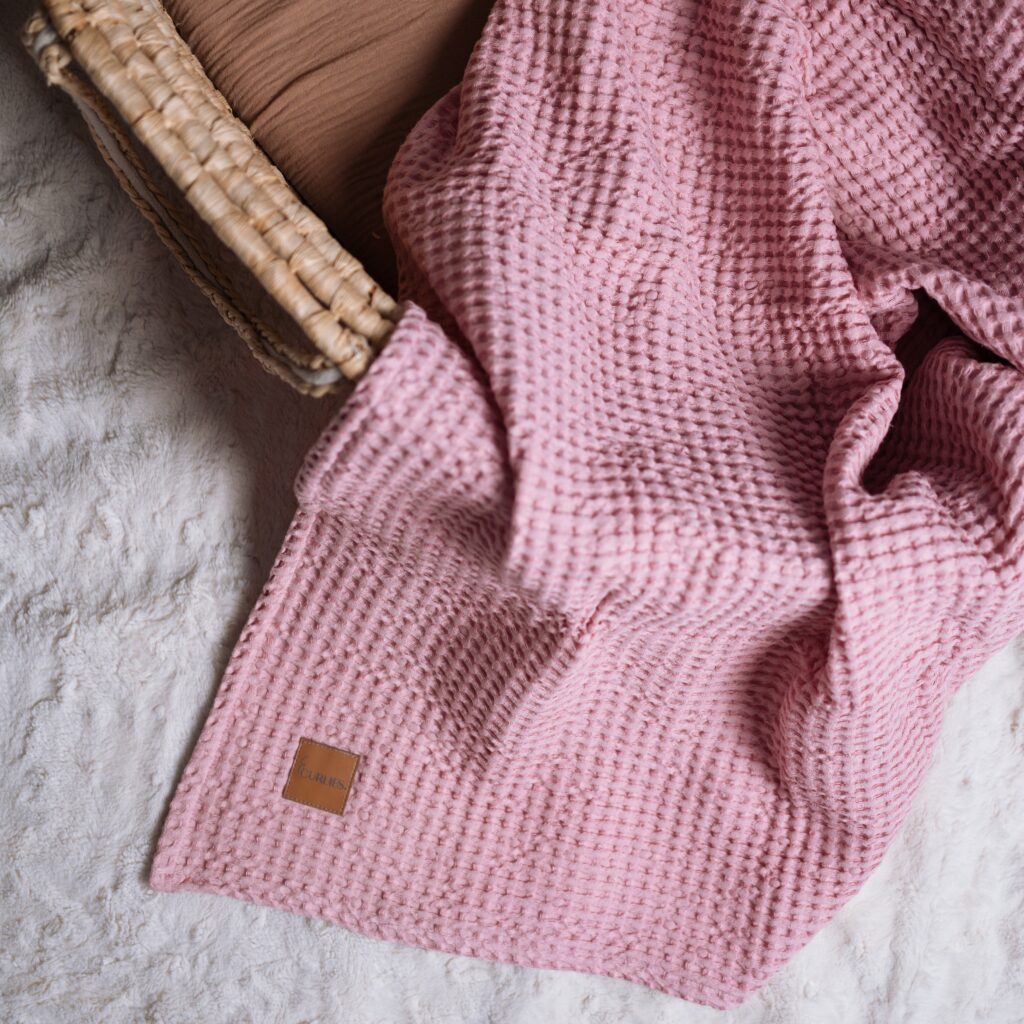 Kocyk wafel lniano-bawełniany z personalizacją pudrowy róż